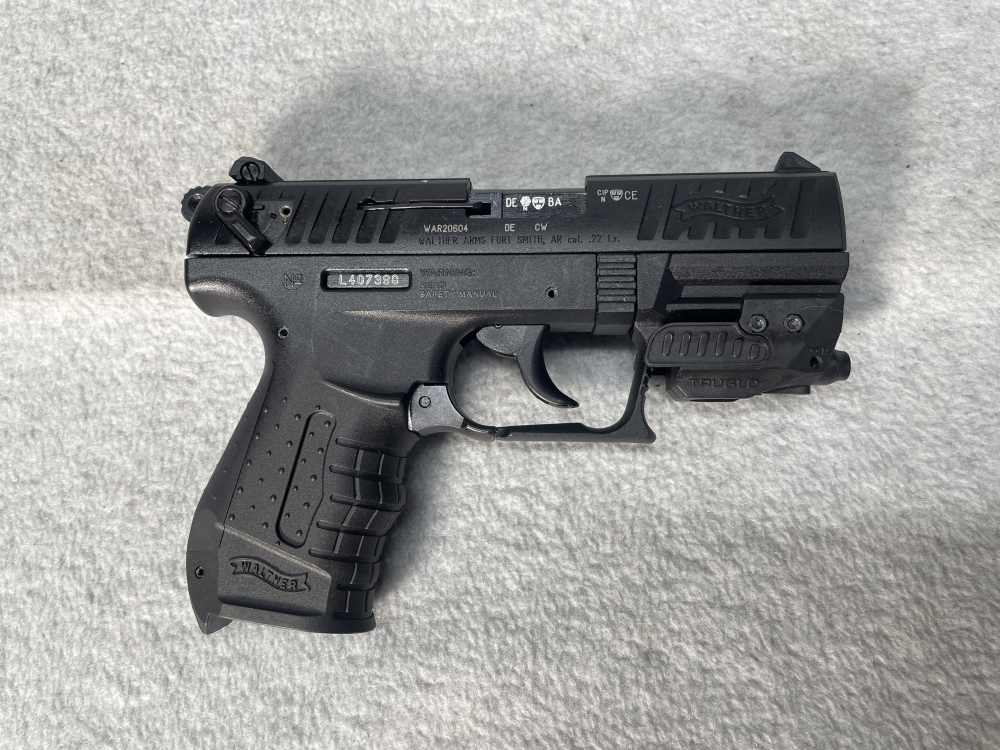 WALTHER P22 .22 LR BLACK Semi Auto Pistol 3.42" Case 2 MAGS LASER-img-1