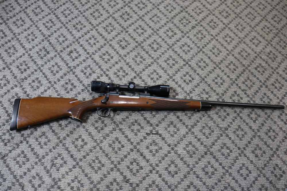 Remington 700 BDL Bolt Action Rifle Cal. 7mm Remington Magnum (SN#E6821297)-img-0