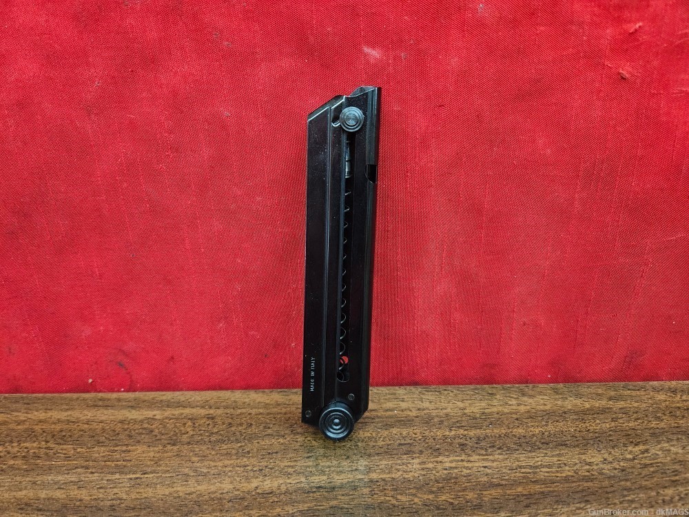 2 Mecgar made Luger P08 9mm 8rd 8 Round Magazines Blued Finish MGLUGP08B-img-2
