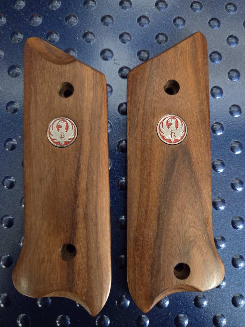 Set of Ruger Factory Smooth Grips for Mark II-img-0