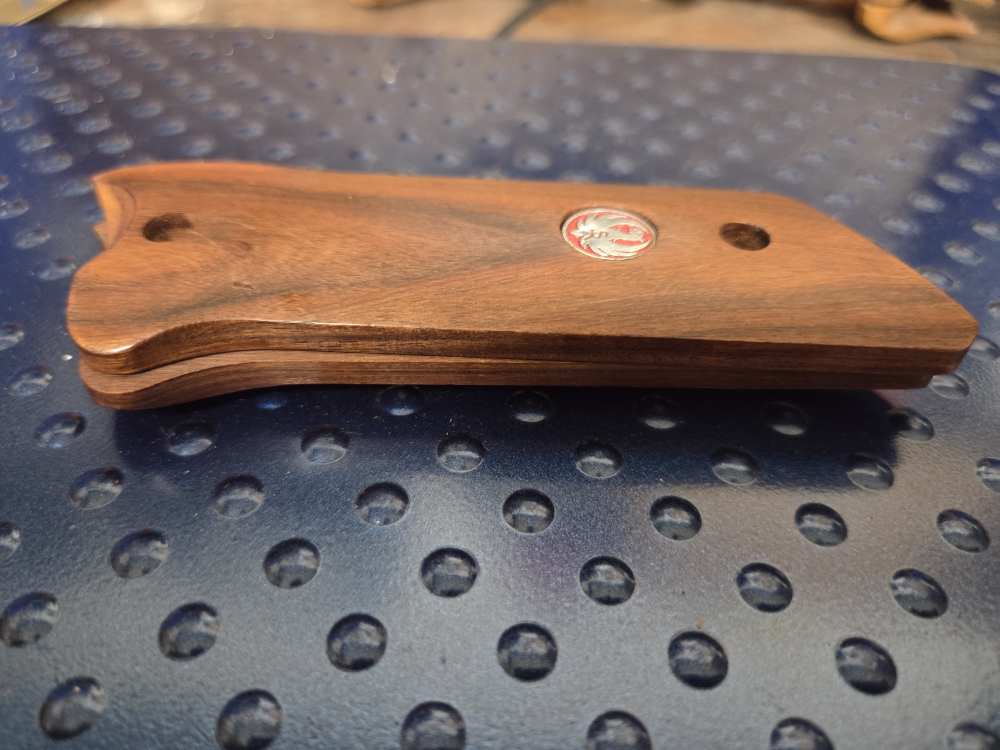Set of Ruger Factory Smooth Grips for Mark II-img-3