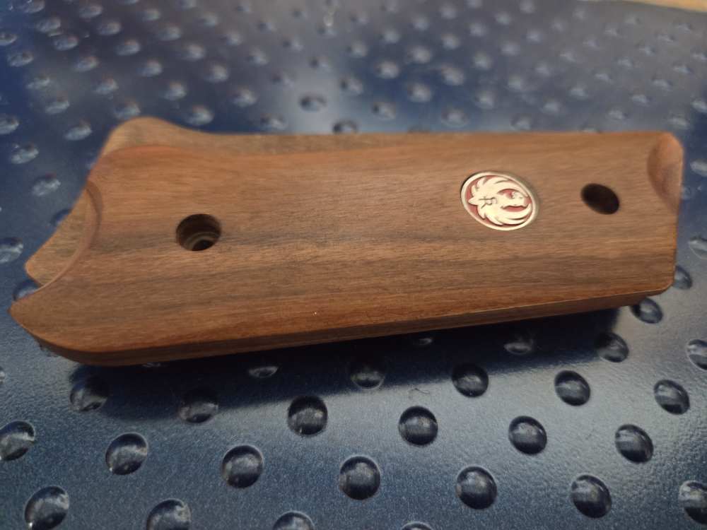 Set of Ruger Factory Smooth Grips for Mark II-img-4