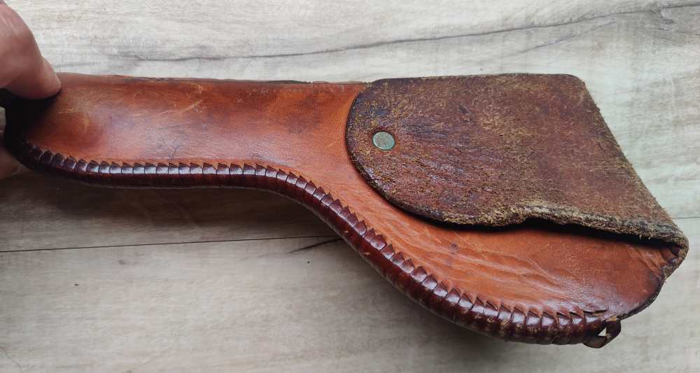 Vintage Leather Holster with Floral Design-img-2