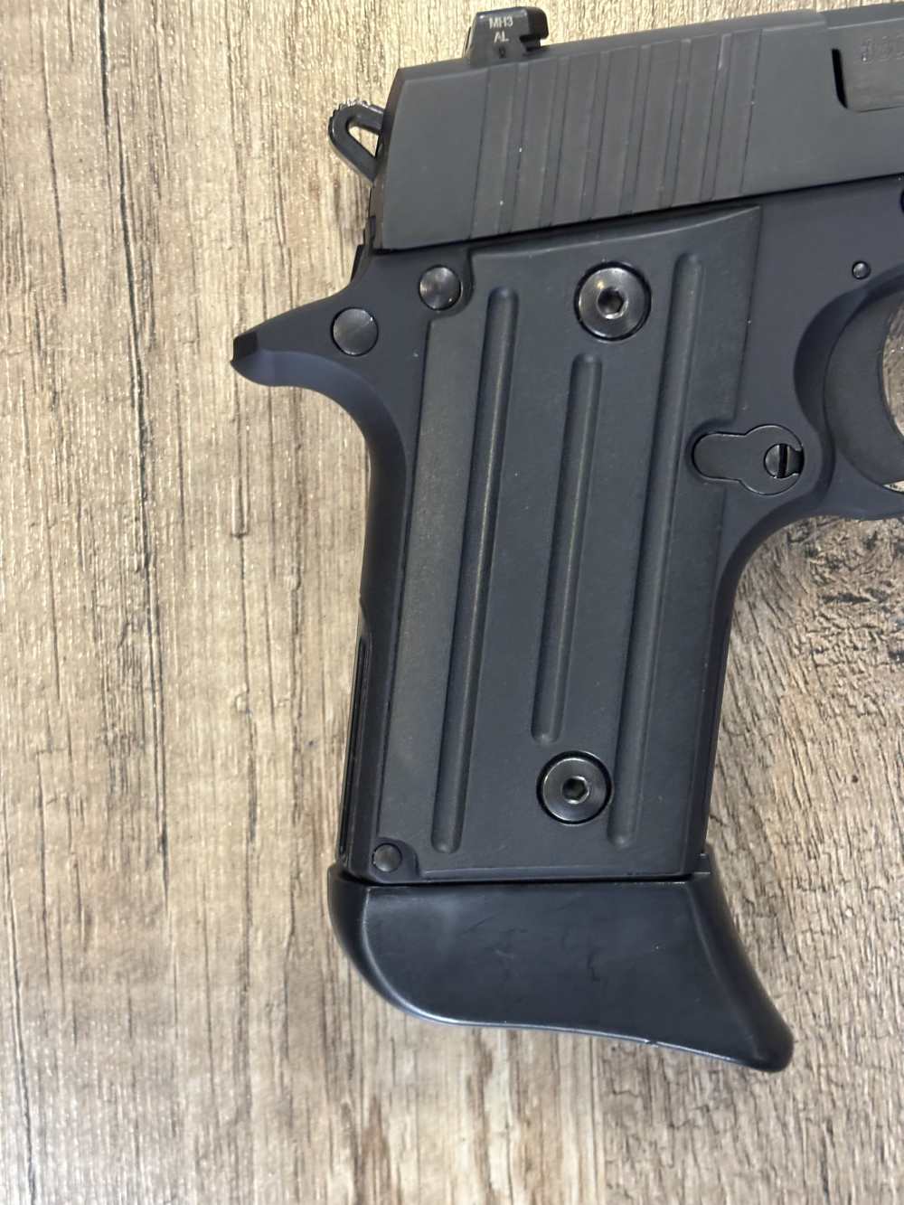 SIG SAUER P238 380 ACP W/ CASE AND 2 MAGAZINES. NO RESERVE -img-3