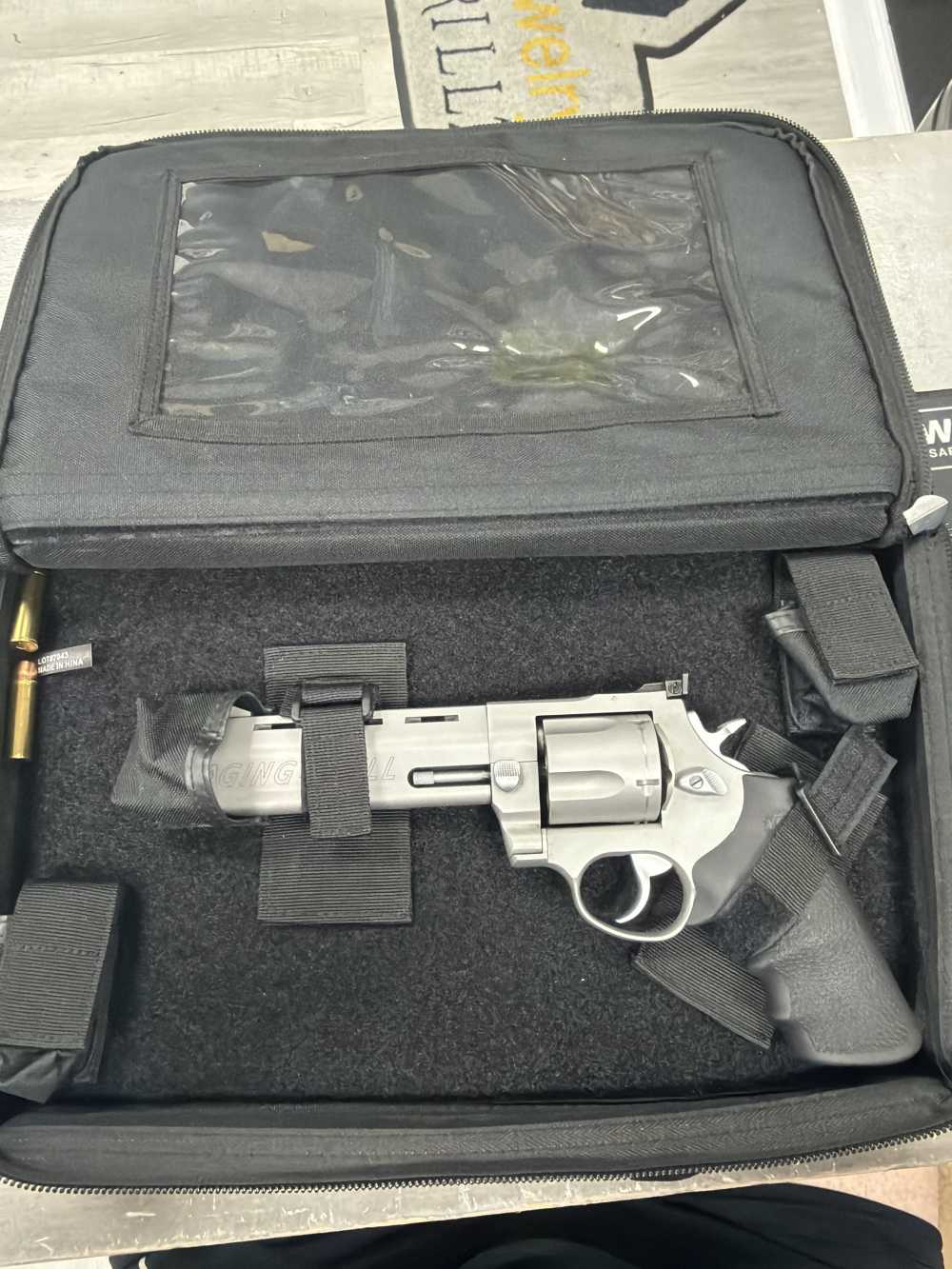 Taurus Raging Bull-img-0