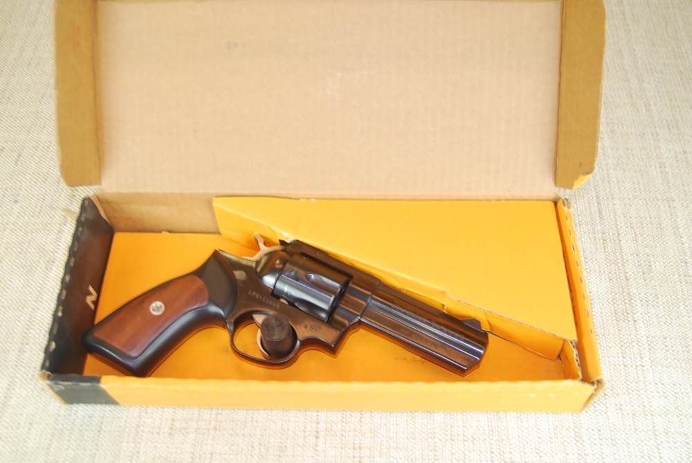 Ruger GP-100 357 mag Excellent-img-3