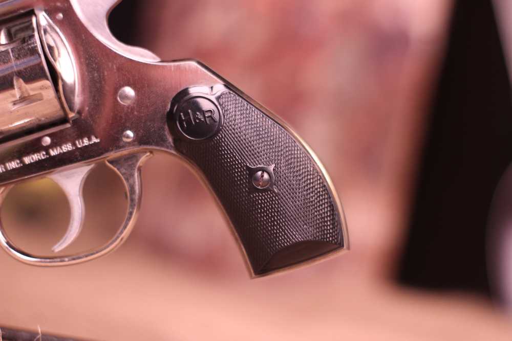 H&R Model 733 .32 S&W Double Action Revolver-img-1