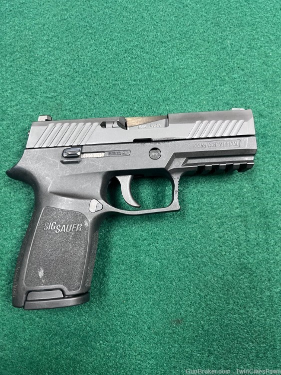 Sig Sauer P320 9mm 3.75" w/ 15rd Magazine-img-4