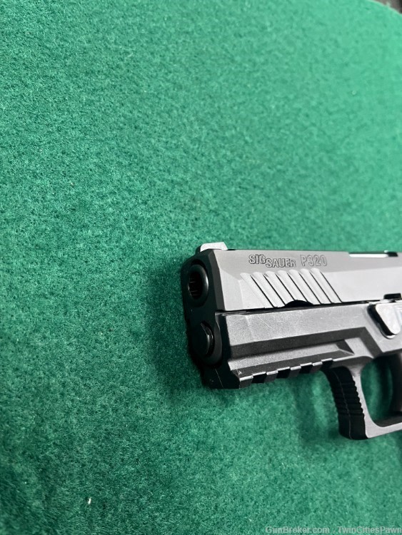 Sig Sauer P320 9mm 3.75" w/ 15rd Magazine-img-3