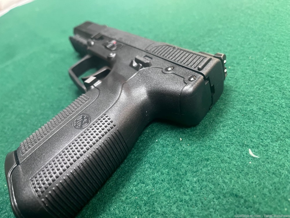 FNH Five-Seven MK2P 5.7x28mm w/ Mags & Case-img-4