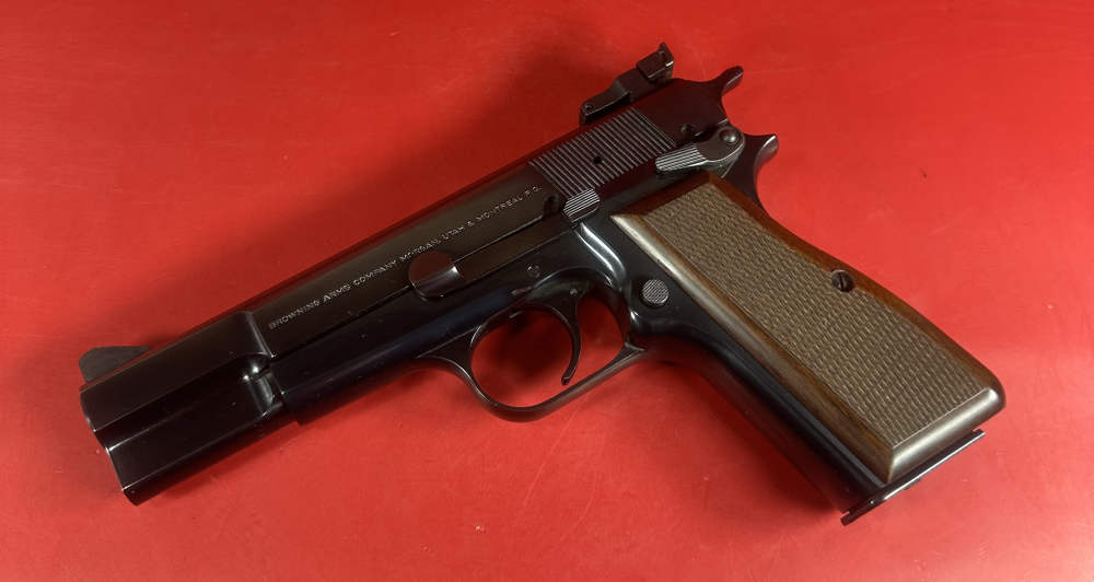 1994 Belgium Browning Hi power, 9mm. 2x13rd mags. Walnut Grips. LNIB.-img-2