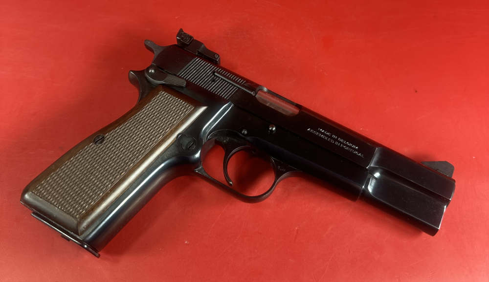 1994 Belgium Browning Hi power, 9mm. 2x13rd mags. Walnut Grips. LNIB.-img-1