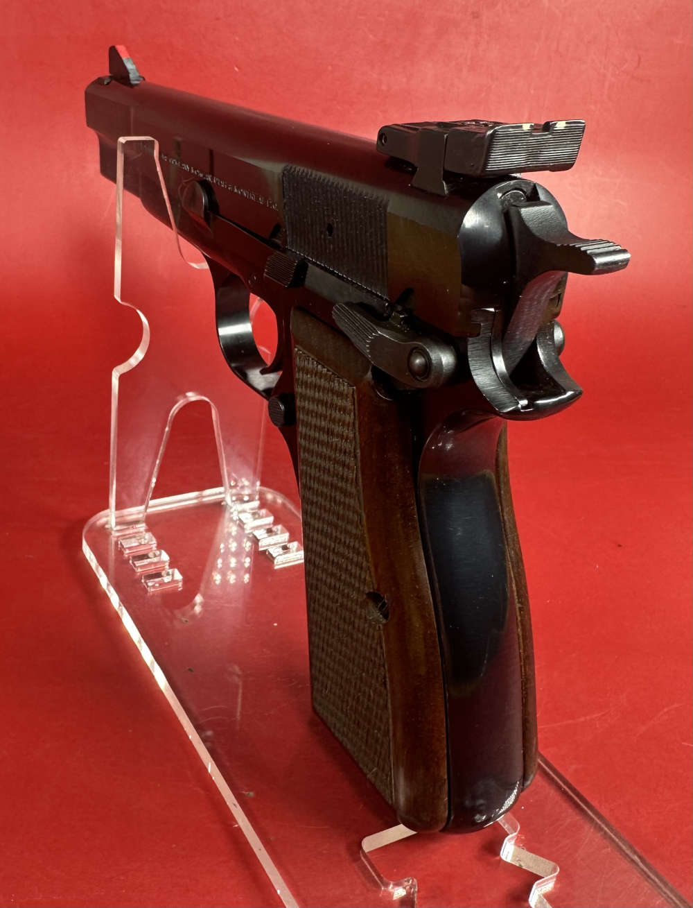 1994 Belgium Browning Hi power, 9mm. 2x13rd mags. Walnut Grips. LNIB.-img-6