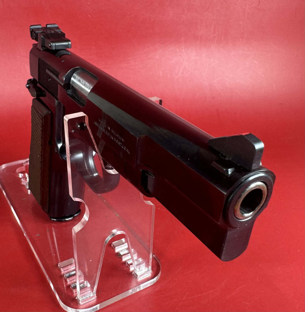 1994 Belgium Browning Hi power, 9mm. 2x13rd mags. Walnut Grips. LNIB.-img-4