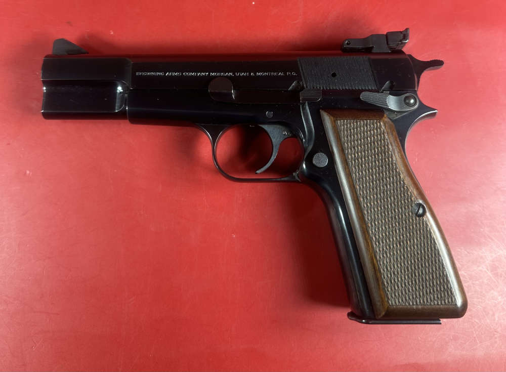 1994 Belgium Browning Hi power, 9mm. 2x13rd mags. Walnut Grips. LNIB.-img-11