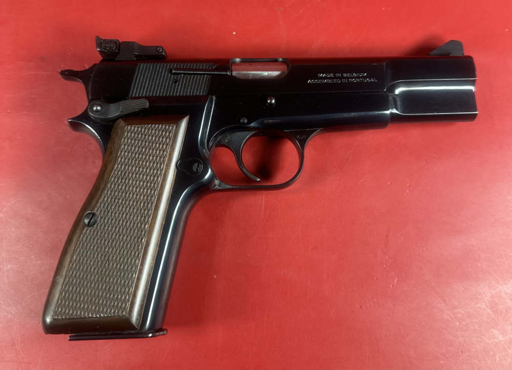 1994 Belgium Browning Hi power, 9mm. 2x13rd mags. Walnut Grips. LNIB.-img-12