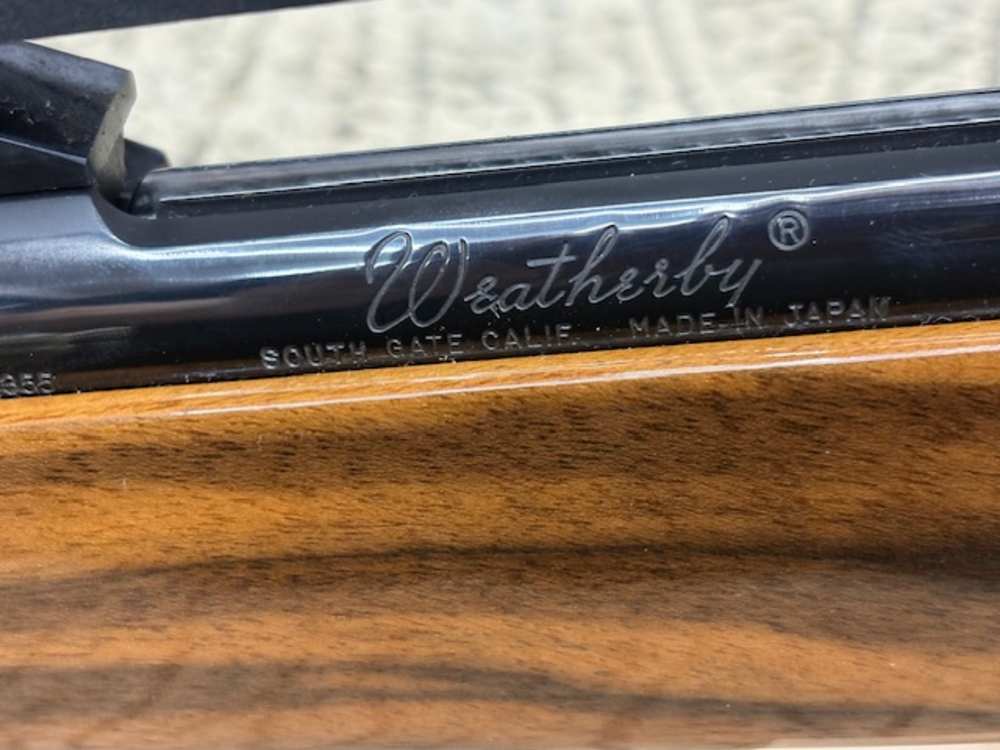 Weatherby MK V Lasermark .300WTB mag Weatherby Premiere 3x9x40 scope.-img-2