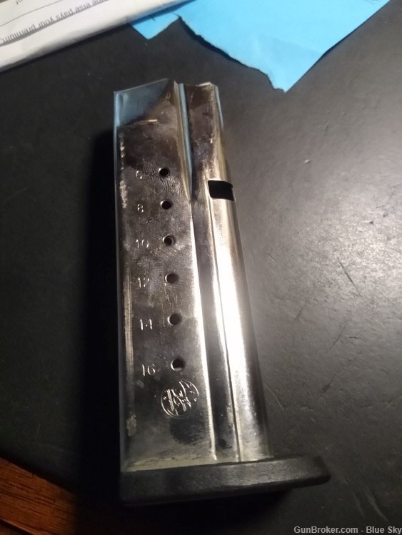 Smith & Wesson SD9 9mm 16rd MagAZINE-img-0