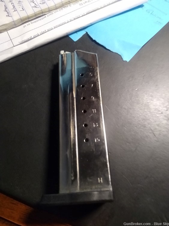 Smith & Wesson SD9 9mm 16rd MagAZINE-img-3