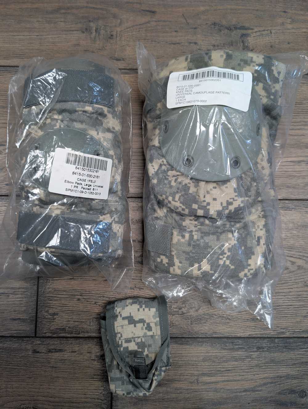 USGI Knee / Elbow Pads Large Molle II Grenade Pouch ACU -img-0