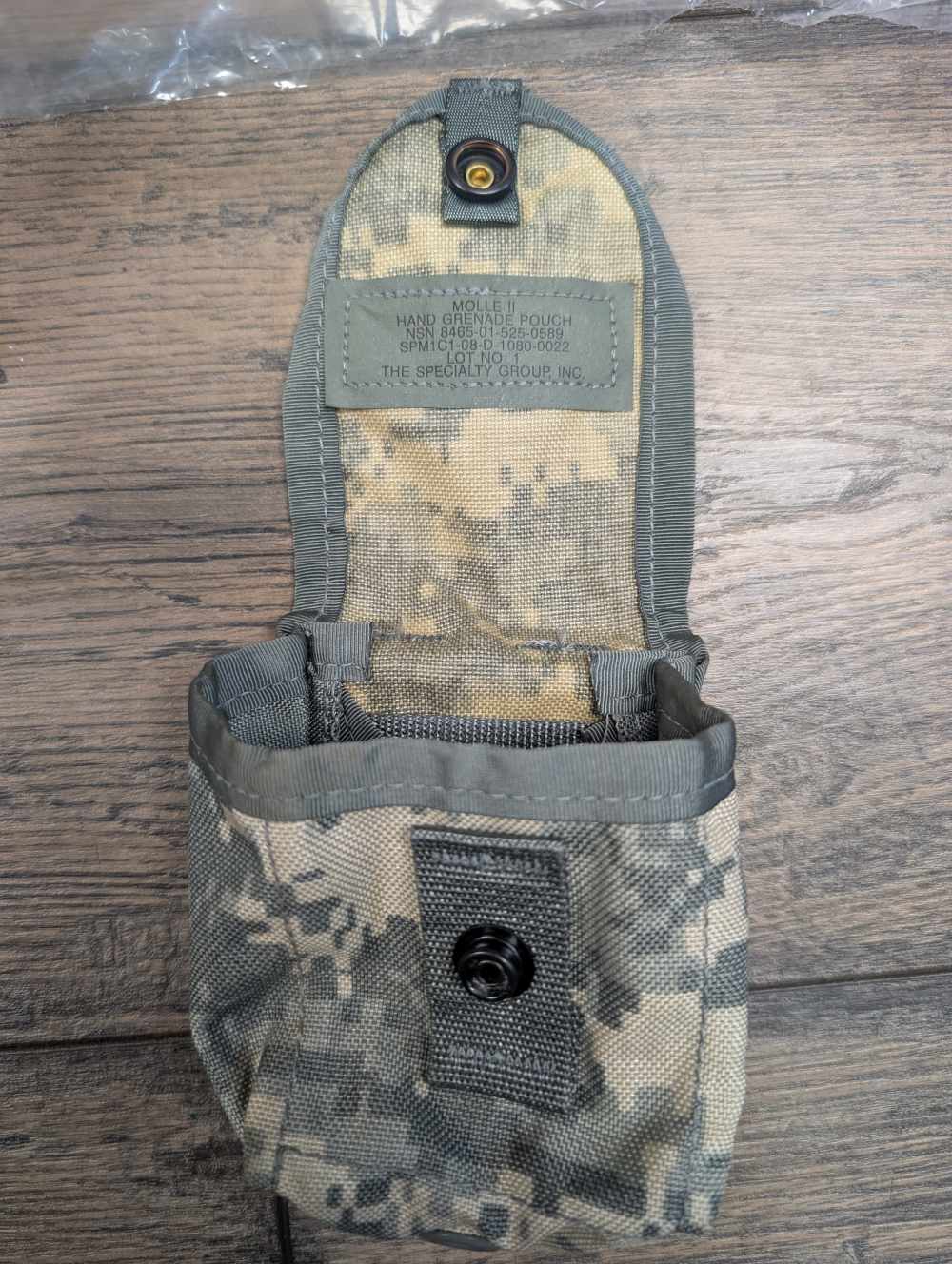 USGI Knee / Elbow Pads Large Molle II Grenade Pouch ACU -img-4