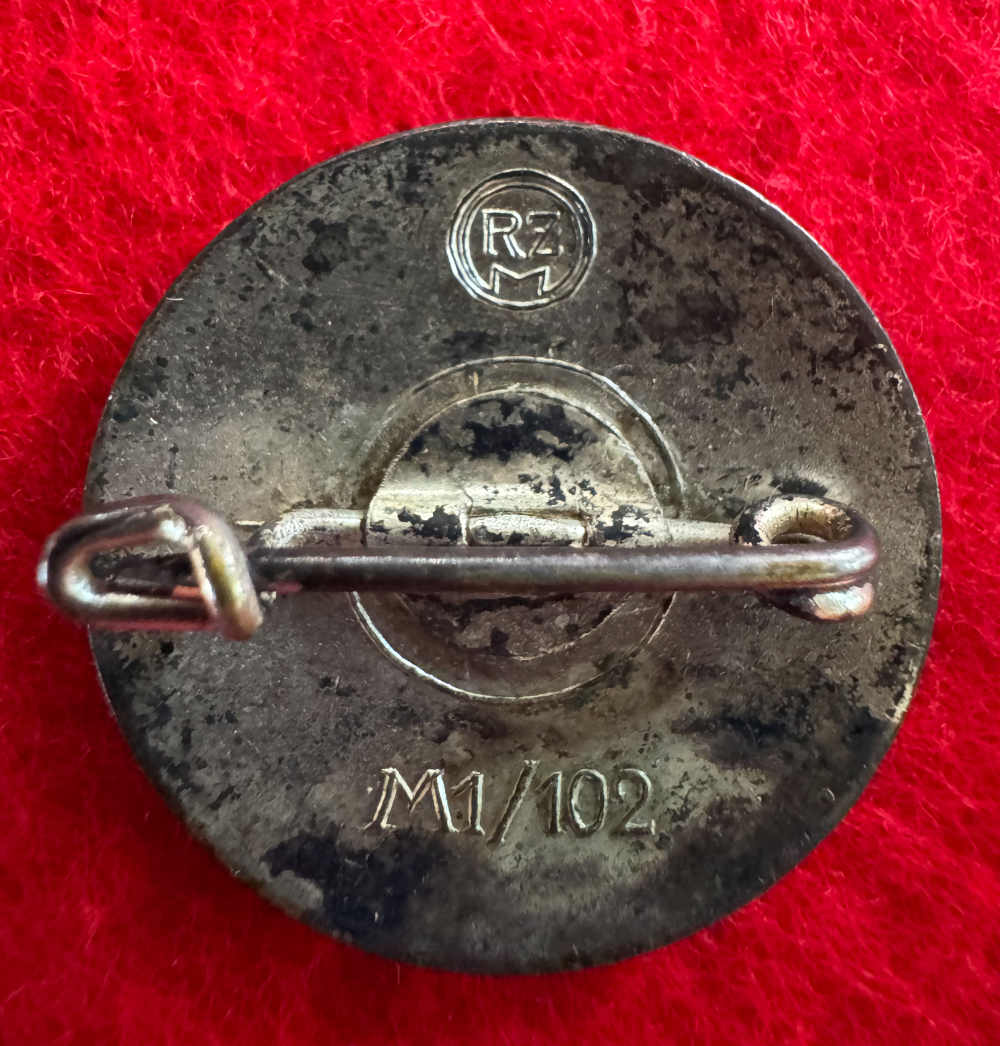 Original WW2 German NSDAP Party Membership Badge RZM M1/102-img-2