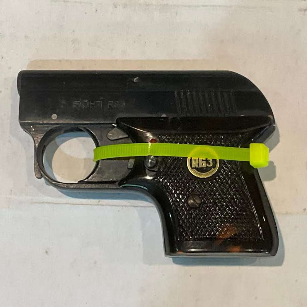 Rohm RG3 The New 6-Shot Gas and Alarm Pistol (New in Box) UNTESTED!-img-1