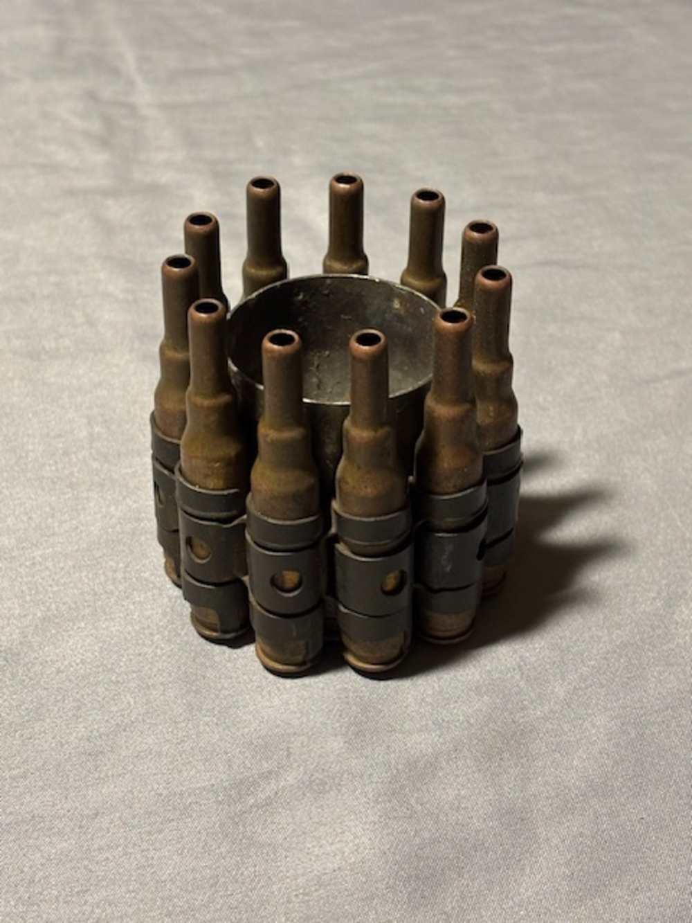 "COBRA FANGS" VIETNAM TRENCH ART ASHTRAY  40MM & LINKED 7.62  & 1 MK19 LINK-img-0