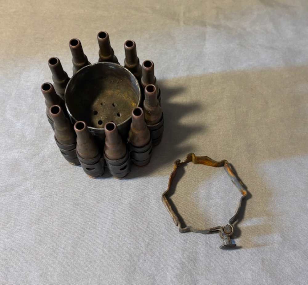 "COBRA FANGS" VIETNAM TRENCH ART ASHTRAY  40MM & LINKED 7.62  & 1 MK19 LINK-img-8