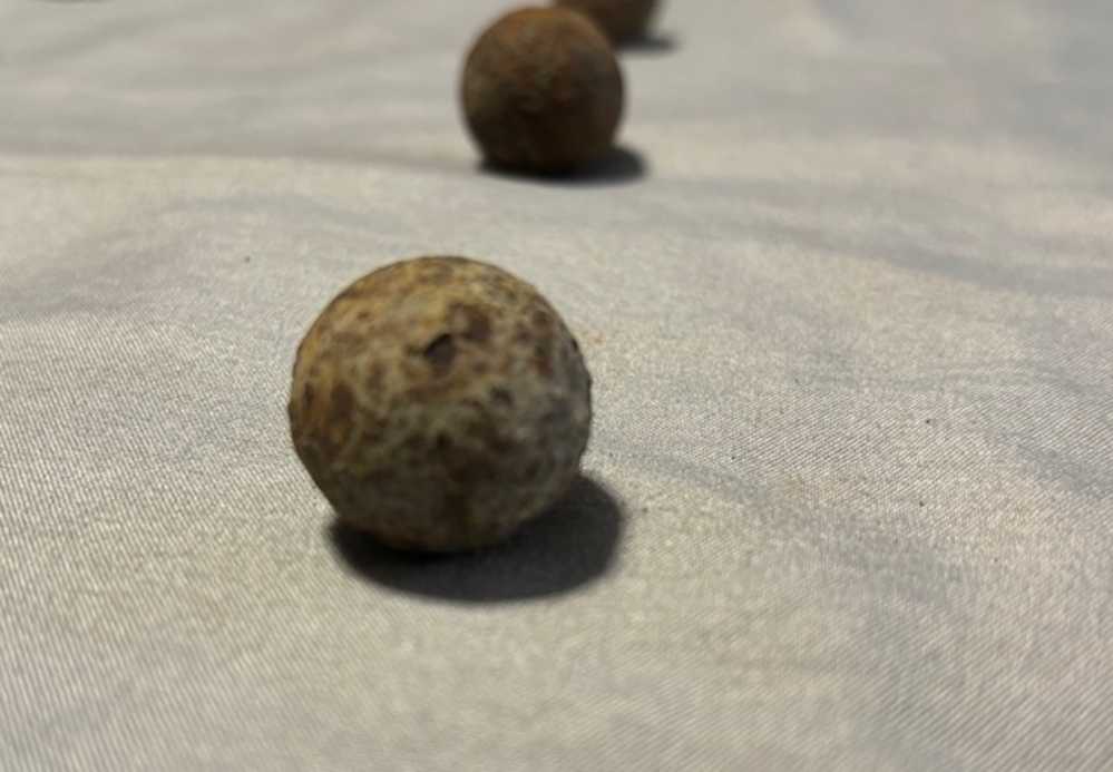 8 PIECES DIFFERENT SIZE GRAPESHOT INERT CANNON BALL ALL FROM PENNSYLVANIA -img-14