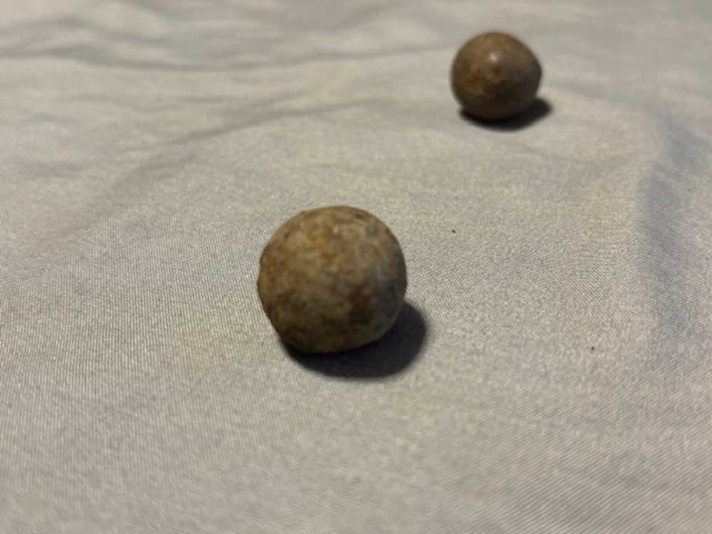 8 PIECES DIFFERENT SIZE GRAPESHOT INERT CANNON BALL ALL FROM PENNSYLVANIA -img-16