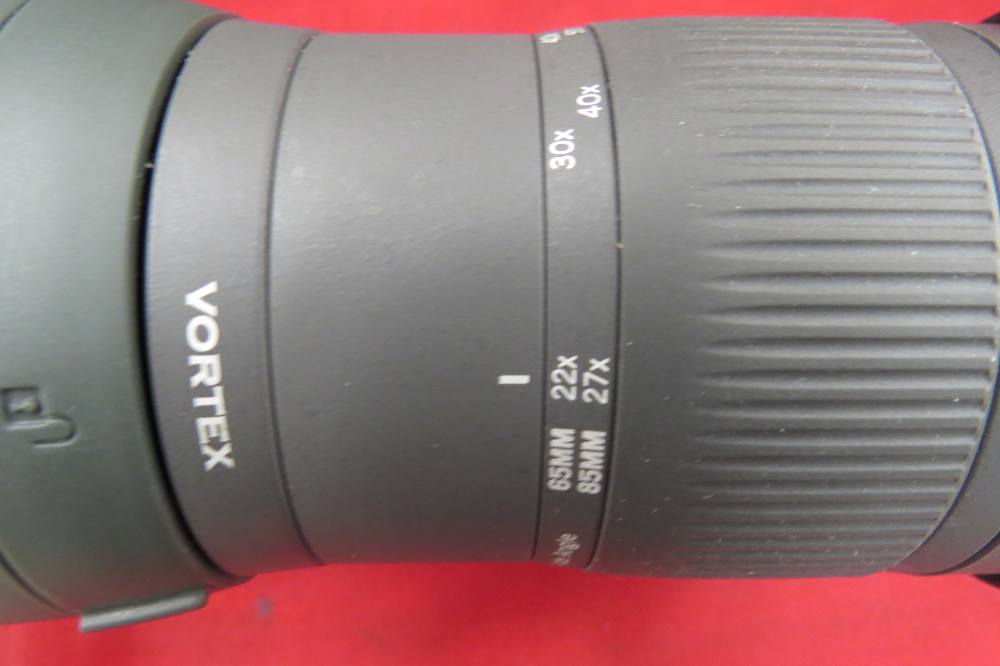 Vortex Razor HD 27-60x85mm Spotting Scope-img-2