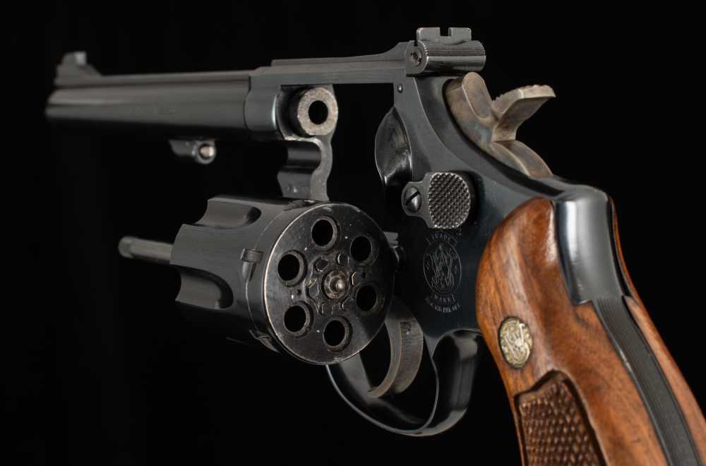 Smith & Wesson Model 17-4 .22LR - 1982, 6” BARREL, BLUED, MIRROR BORE-img-9