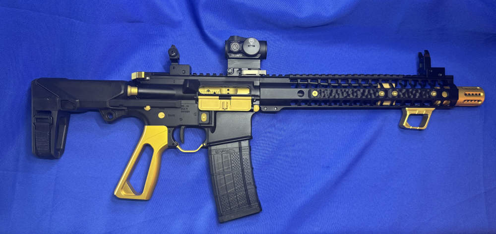 Custom AR-15 Pistol 12.5" 5.56 NATO Black & Gold | Vortex Red Dot Included -img-3