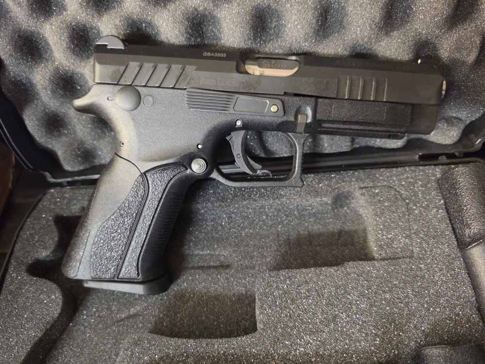 GRAND POWER Q100 9MM PISTOL OWNED BY 6 TIME UFC CHAMPION RANDY COUTURE-img-3