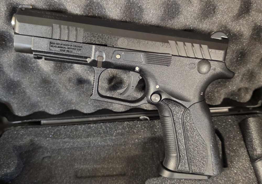 GRAND POWER Q100 9MM PISTOL OWNED BY 6 TIME UFC CHAMPION RANDY COUTURE-img-1