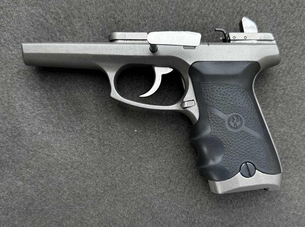 Ruger P94DAO .40 S&W, Double Action Metal-frame Ruger, 1997-img-29