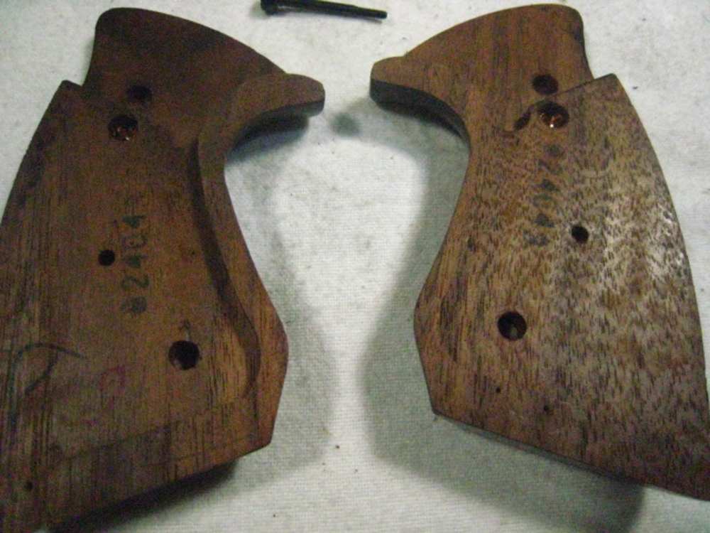 Colt Trooper Grips Great Condition FREE SHIPPING!-img-4