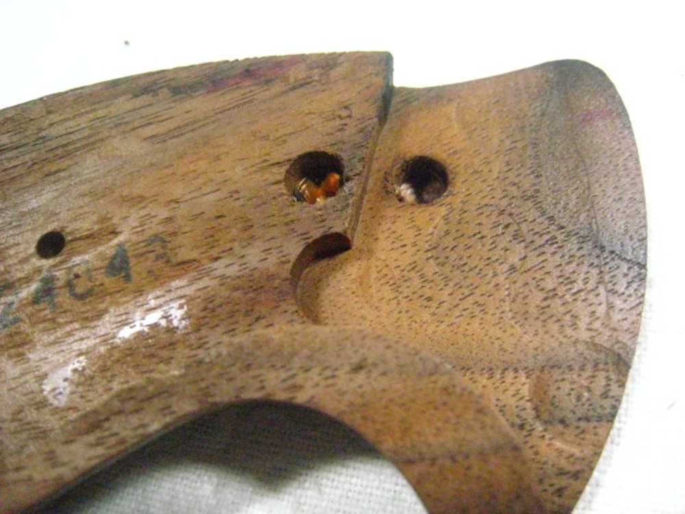 Colt Trooper Grips Great Condition FREE SHIPPING!-img-5