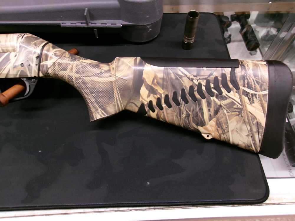 Benelli Super Black Eagle II 12GA 28" Realtree Max-4 -img-17