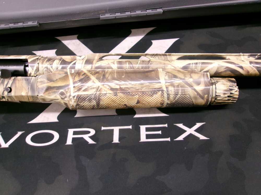 Benelli Super Black Eagle II 12GA 28" Realtree Max-4 -img-3