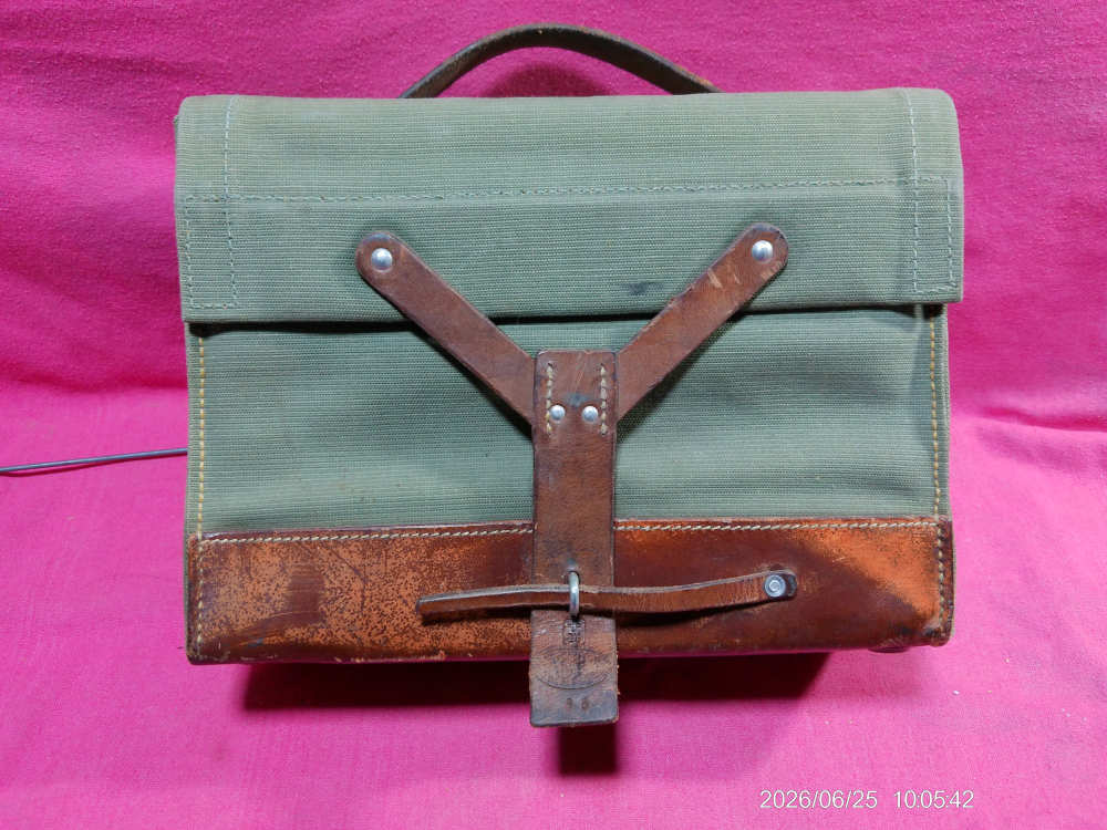 SIG PE57 STGW 57 *Brand New magazin IN ORIGINAL SWISS ARMY MAG BAG & EXTRAS-img-0
