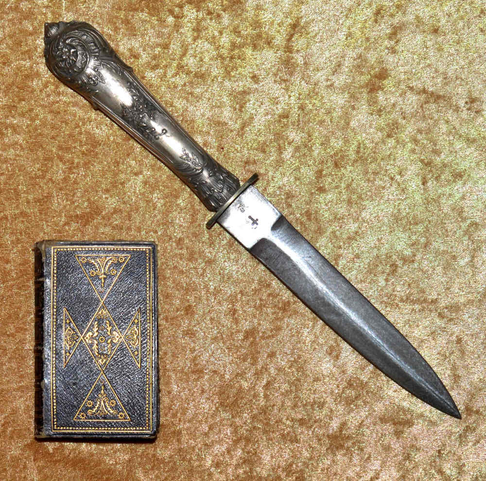 Professor Blomberg Vampire Killing Kit, 19th C and Later-img-9