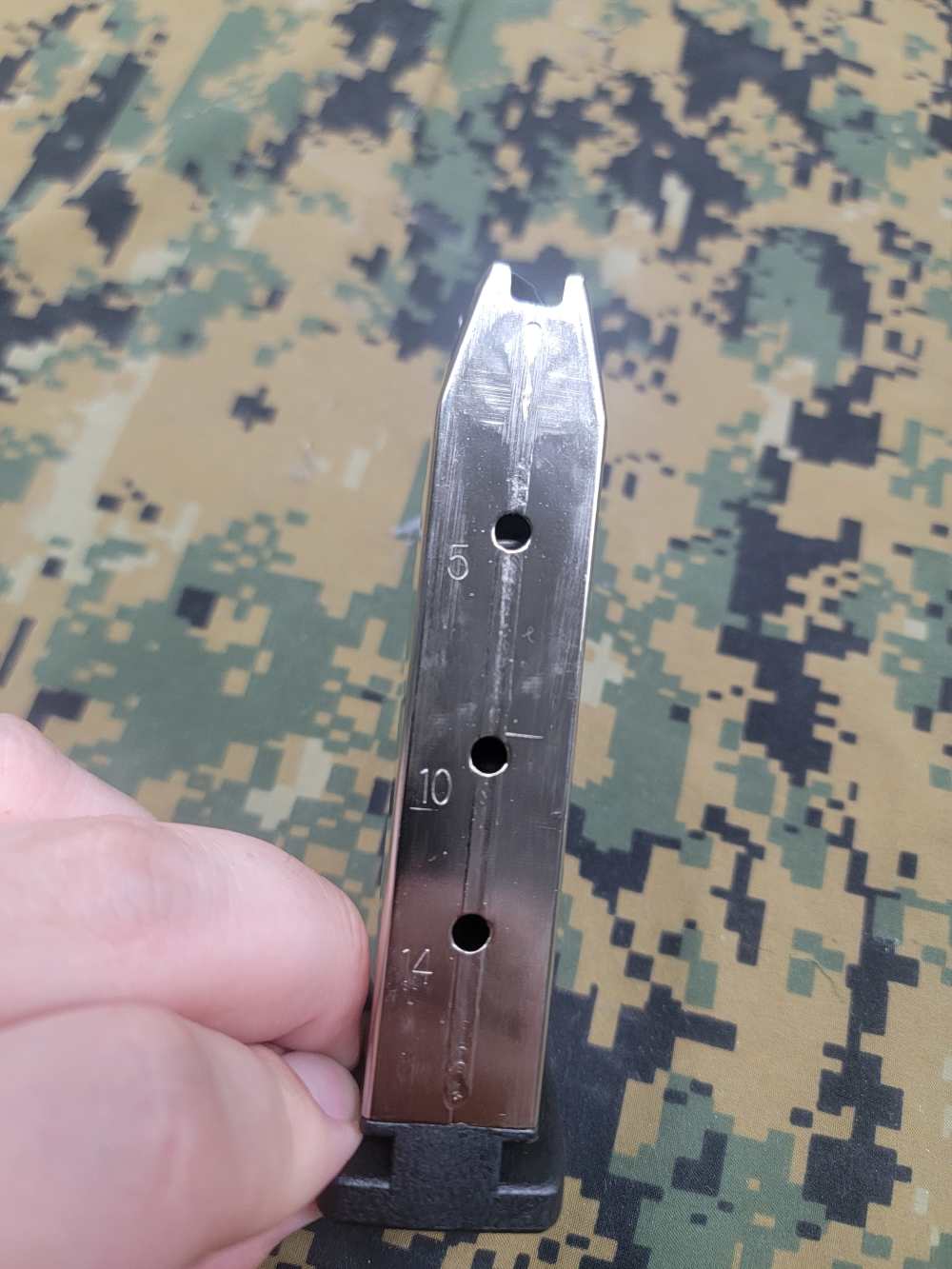 FN FNP40 magazine. 40S&W 14rd-img-2
