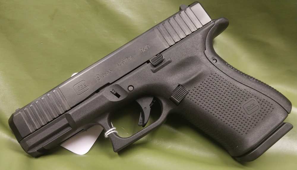 Glock 19 Gen 5, lightly fired, comes w/ box, paperwork, speed loader, and 3-img-1