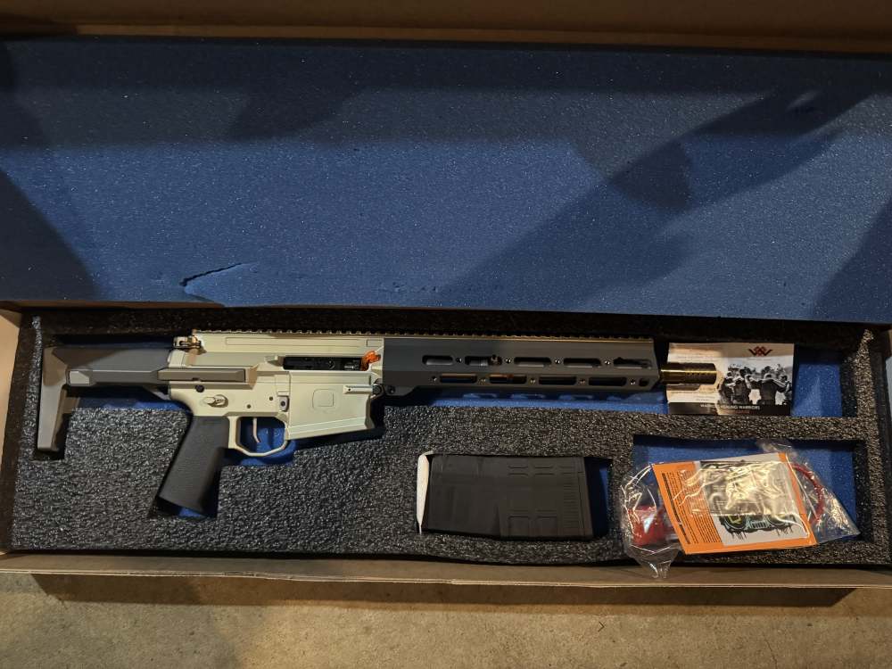 Q Boom Box 8.6 Blackout 12.5" SBR-img-0