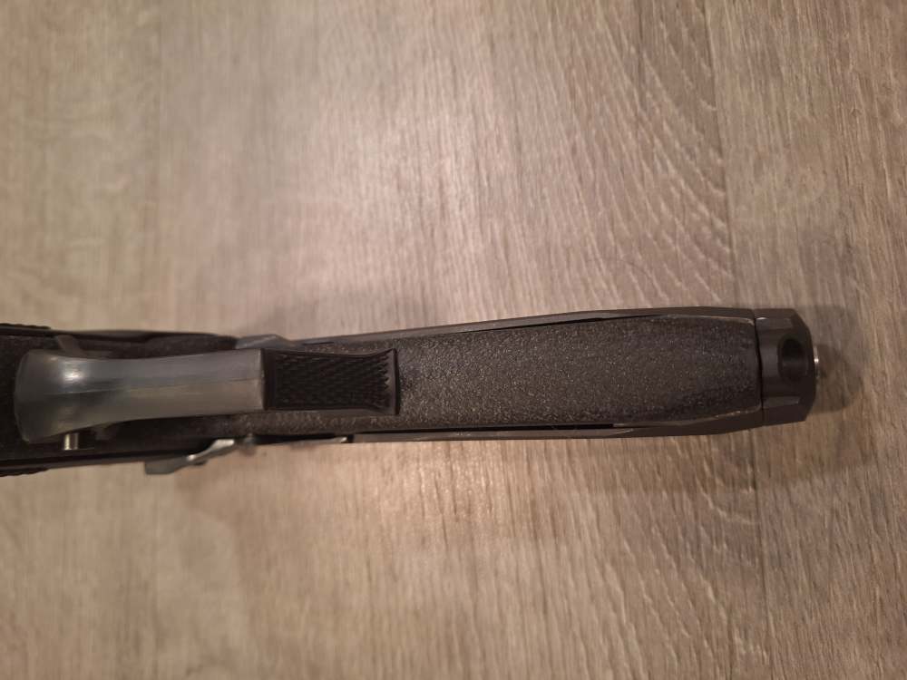 Mint Steyr GB semi-automatic pistol -img-9