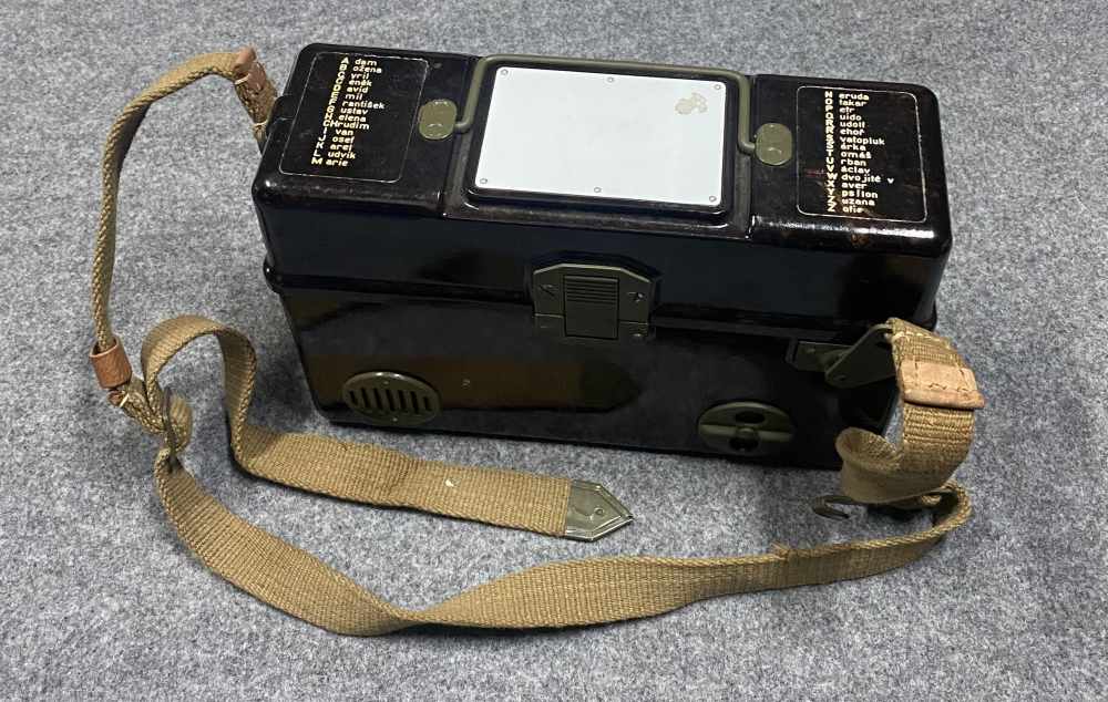 Czech TP-25 Field Phone Working Beautiful Condition Bakelite-img-3