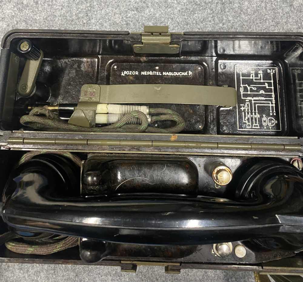 Czech TP-25 Field Phone Working Beautiful Condition Bakelite-img-5