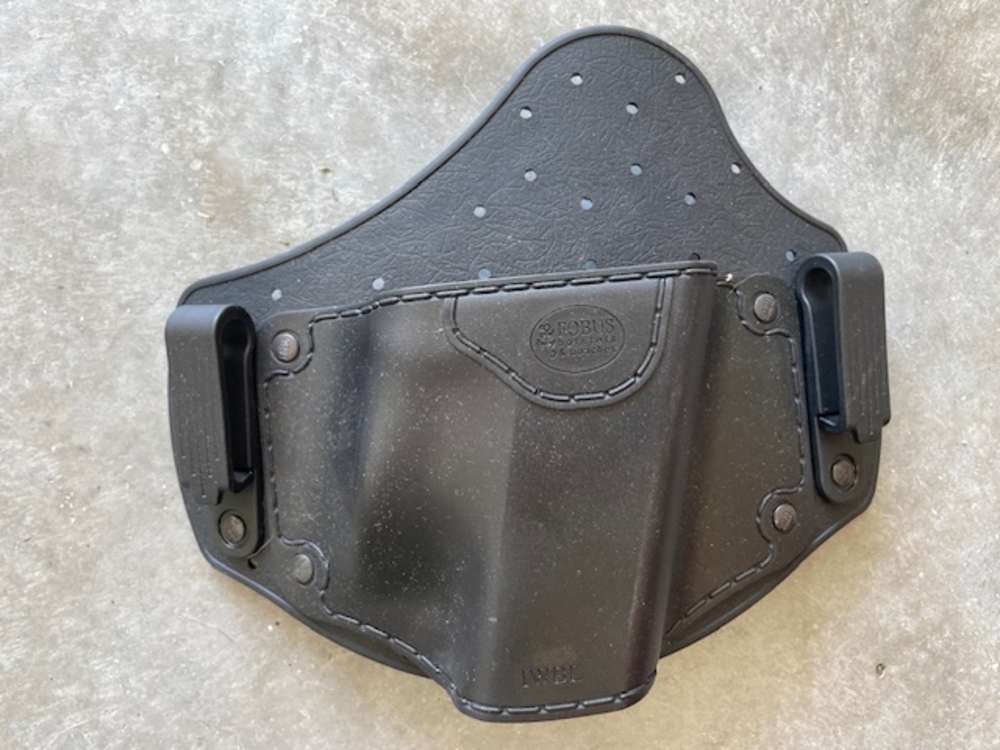 Fobus Tuckable Universal Full-Size Holster -img-0